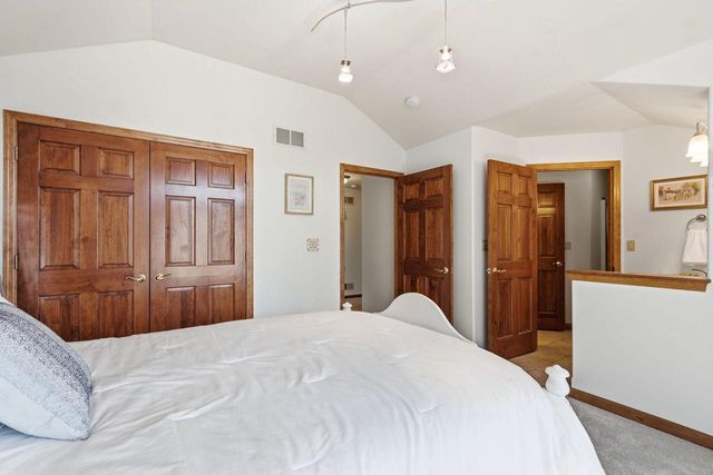 N34W33440 Hickory LANE, Nashotah, WI 53058