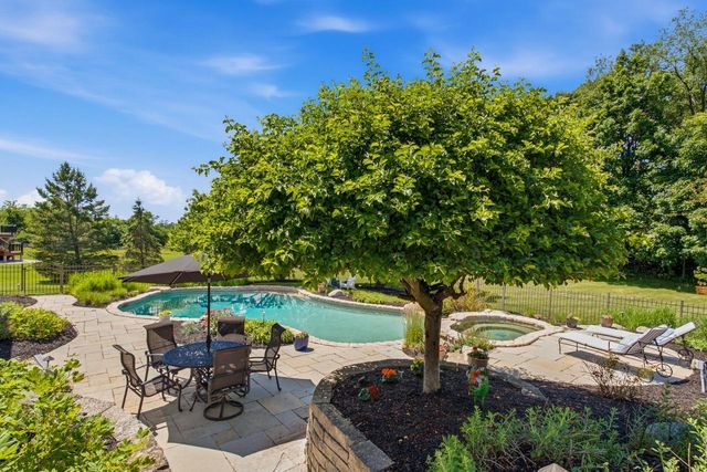 N34W33440 Hickory LANE, Nashotah, WI 53058