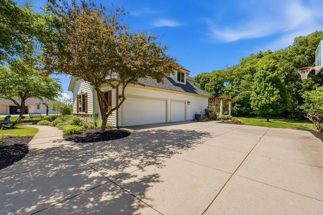 N34W33440 Hickory LANE, Nashotah, WI 53058