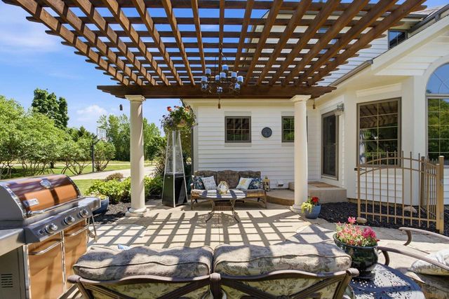N34W33440 Hickory LANE, Nashotah, WI 53058