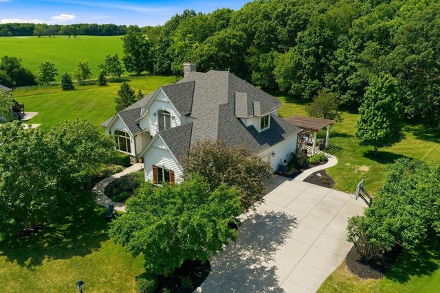 N34W33440 Hickory LANE, Nashotah, WI 53058