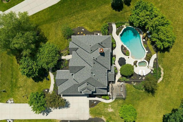 N34W33440 Hickory LANE, Nashotah, WI 53058