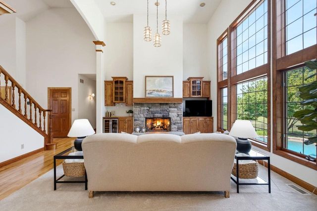 N34W33440 Hickory LANE, Nashotah, WI 53058