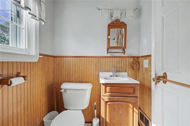 87 Easton Avenue, Warwick, RI 02889
