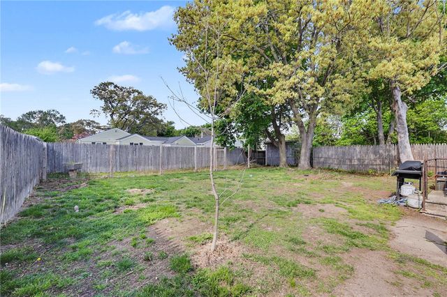 87 Easton Avenue, Warwick, RI 02889