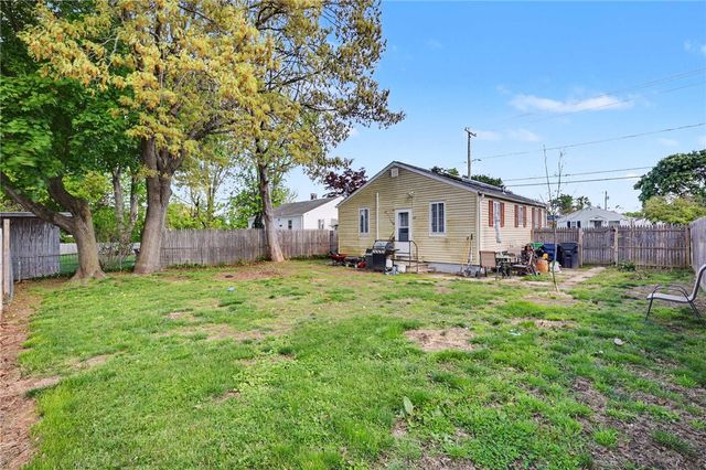 87 Easton Avenue, Warwick, RI 02889