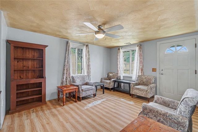 87 Easton Avenue, Warwick, RI 02889
