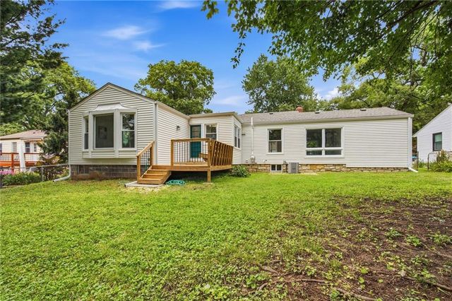 4121 W 54th Street, Roeland Park, KS 66205