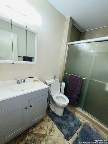 200 W Frio St, Dilley, TX 78017