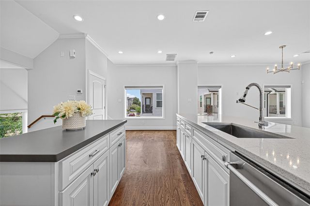 1630 W 24th Street, Houston, TX 77008