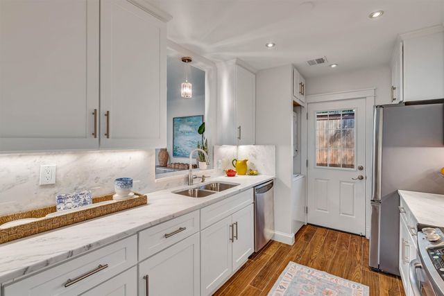 3617 Northwest Parkway, University Park, TX 75225