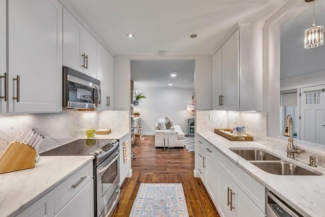 3617 Northwest Parkway, University Park, TX 75225