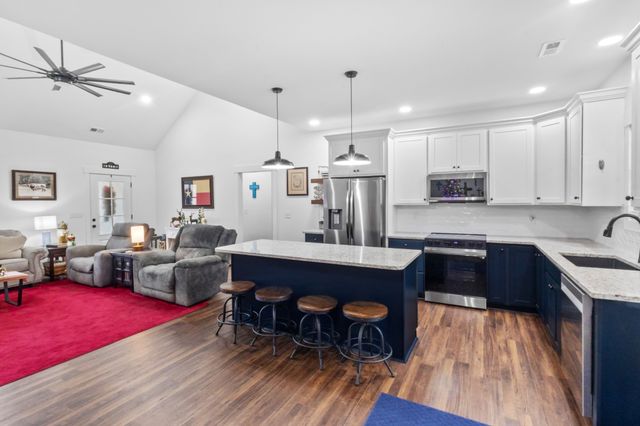 249 Claypool Rd, Bethpage, TN 37022