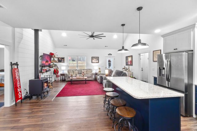 249 Claypool Rd, Bethpage, TN 37022