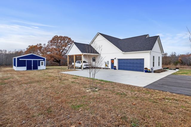 249 Claypool Rd, Bethpage, TN 37022