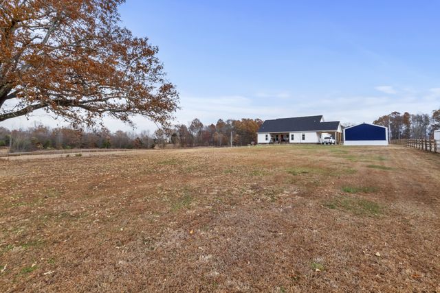 249 Claypool Rd, Bethpage, TN 37022