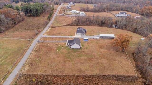 249 Claypool Rd, Bethpage, TN 37022