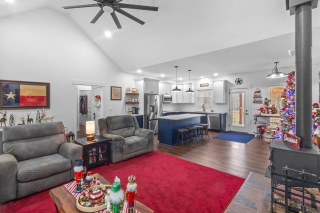 249 Claypool Rd, Bethpage, TN 37022