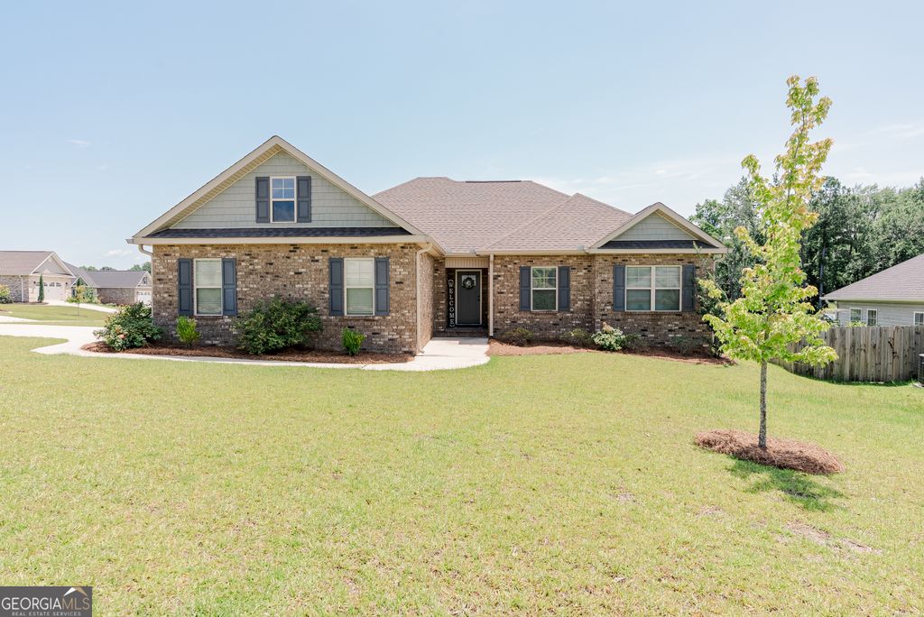 616 Woods Edge Way, Warner Robins, GA 31088