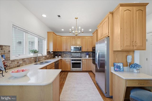 12282 ENFIELD LN, Lovettsville, VA 20180