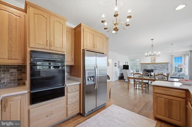 12282 ENFIELD LN, Lovettsville, VA 20180