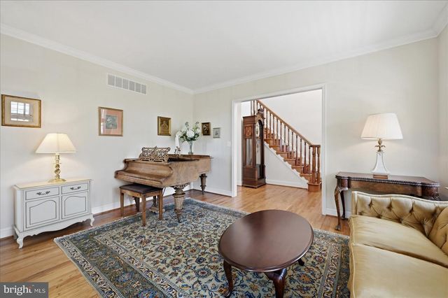 12282 ENFIELD LN, Lovettsville, VA 20180
