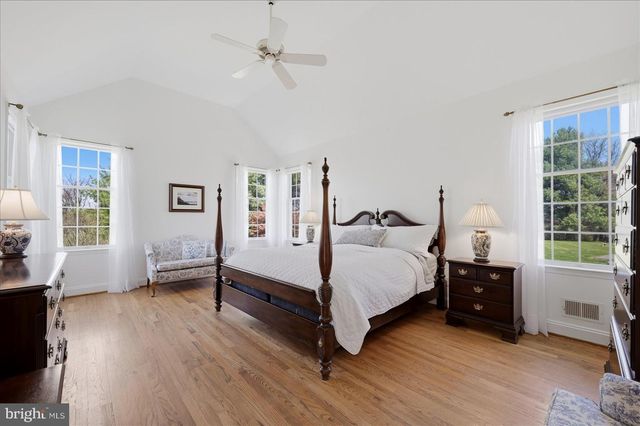 12282 ENFIELD LN, Lovettsville, VA 20180
