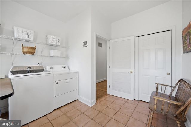 12282 ENFIELD LN, Lovettsville, VA 20180