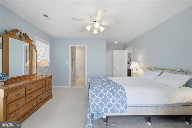 12282 ENFIELD LN, Lovettsville, VA 20180