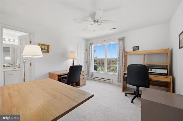 12282 ENFIELD LN, Lovettsville, VA 20180