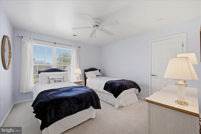 12282 ENFIELD LN, Lovettsville, VA 20180
