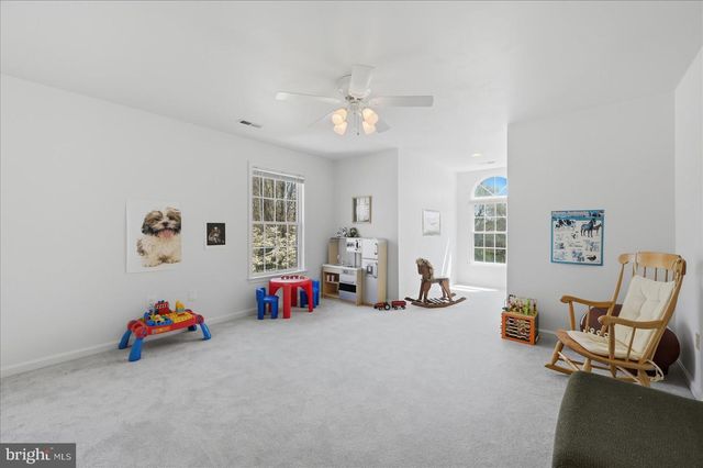 12282 ENFIELD LN, Lovettsville, VA 20180