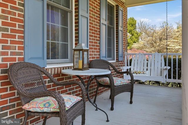 12282 ENFIELD LN, Lovettsville, VA 20180