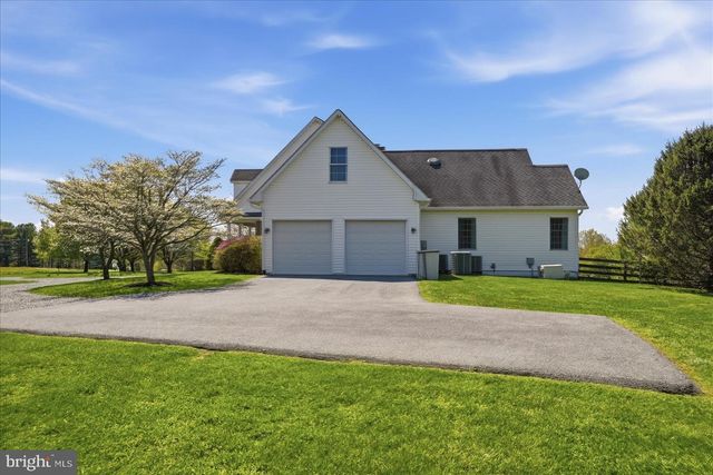 12282 ENFIELD LN, Lovettsville, VA 20180