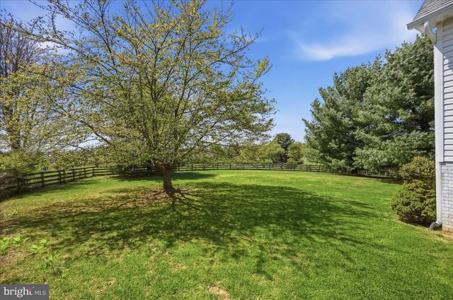 12282 ENFIELD LN, Lovettsville, VA 20180