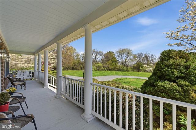 12282 ENFIELD LN, Lovettsville, VA 20180