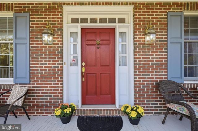 12282 ENFIELD LN, Lovettsville, VA 20180
