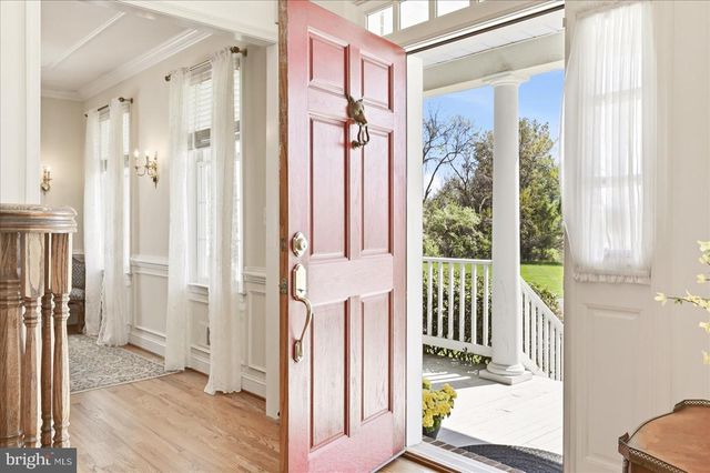 12282 ENFIELD LN, Lovettsville, VA 20180