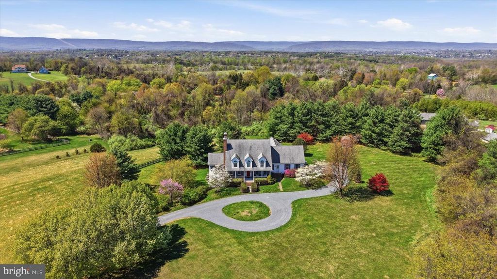 12282 ENFIELD LN, Lovettsville, VA 20180
