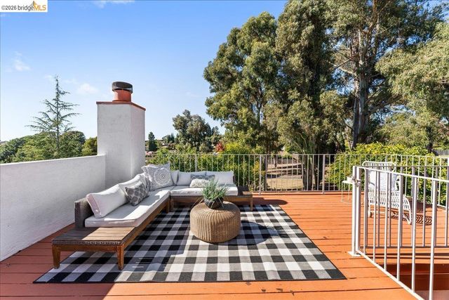 858 Coral Ridge Circle, Rodeo, CA 94572