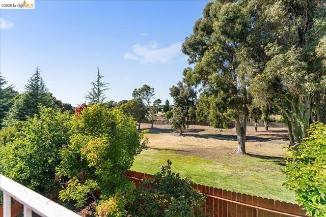 858 Coral Ridge Circle, Rodeo, CA 94572