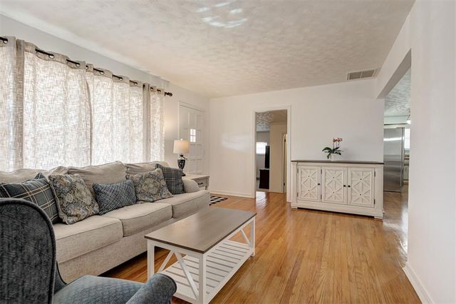 621 Cherry, Yukon, OK 73099