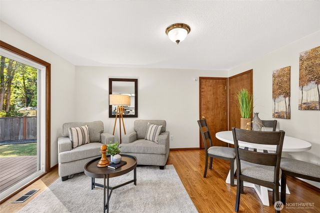 13712 176th Avenue NE, Redmond, WA 98052