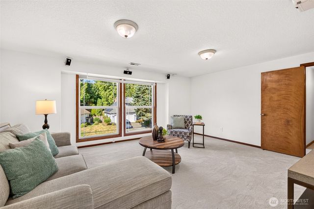 13712 176th Avenue NE, Redmond, WA 98052