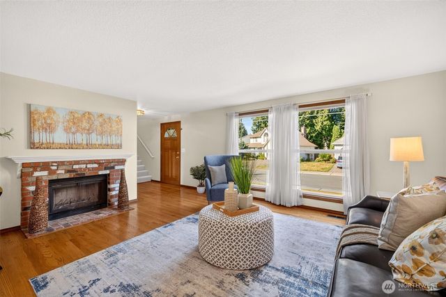 13712 176th Avenue NE, Redmond, WA 98052