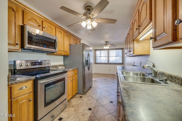 1019 Somerset Drive, Johnson City, TN 37604