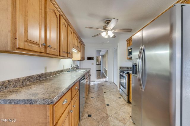 1019 Somerset Drive, Johnson City, TN 37604