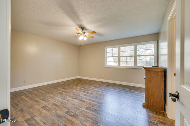 1019 Somerset Drive, Johnson City, TN 37604