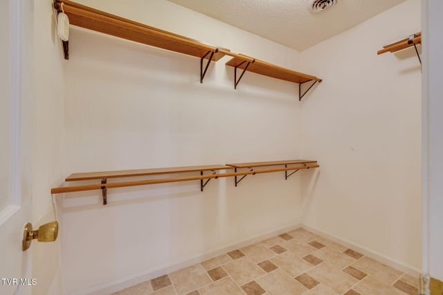 1019 Somerset Drive, Johnson City, TN 37604