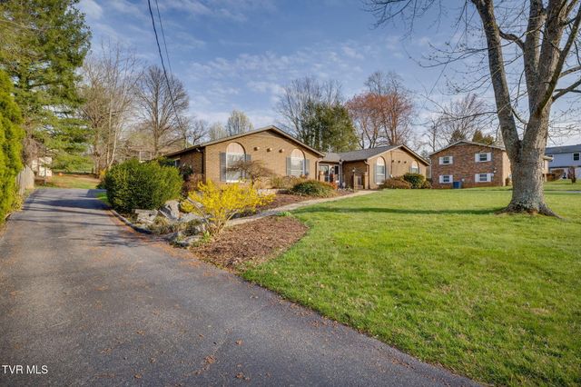 1019 Somerset Drive, Johnson City, TN 37604